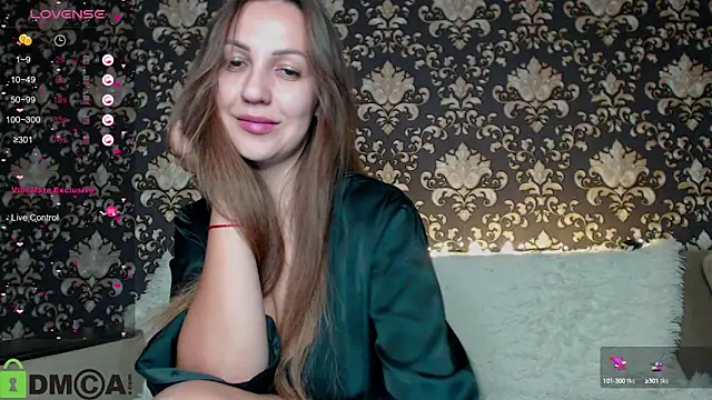 Snapshot of Estel_Loewe chatting on 09.30.25 Estel Loewe online show from 09.30.25