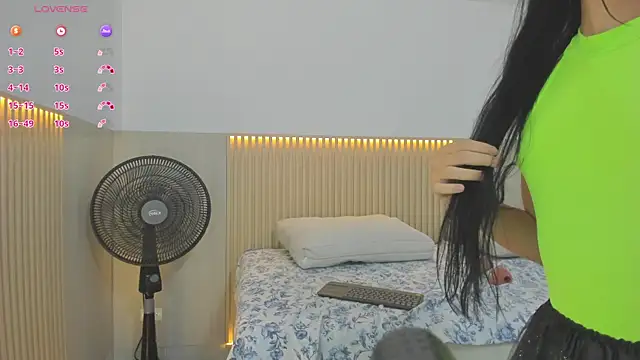 Snapshot of charlotte_colee chatting on 03.15.25 charlotte colee online show from 03.15.25