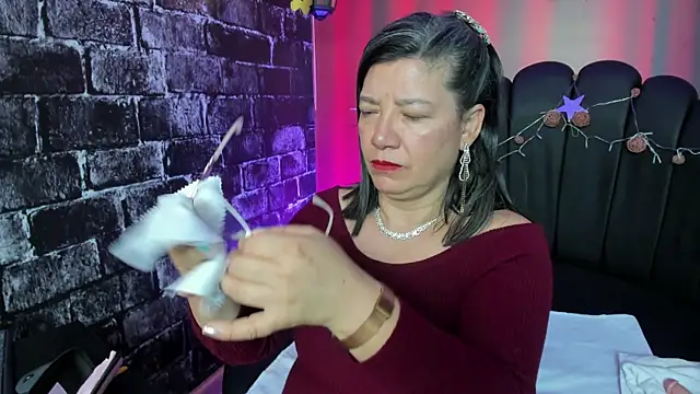 Madame Jay online show from 02.01.25