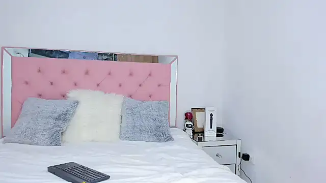 Snapshot of _violetadulce chatting on 02.22.25  violetadulce online show from 02.22.25