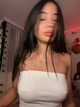 Snapshot of lina_pink chatting on 01.02.25 lina pink online show from 01.02.25