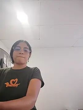 DAFNNEE ROSS online show from 10.29.25