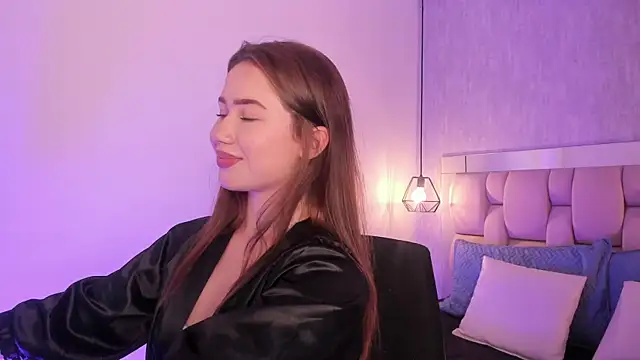 Snapshot of Roxie-Summers11 chatting on 01.27.25 Roxie-Summers11 online show from 01.27.25