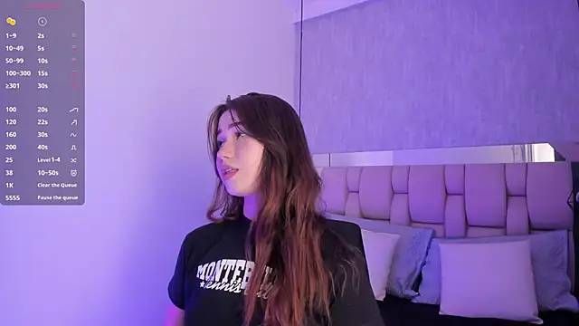 Snapshot of Roxie-Summers11 chatting on 02.03.25 Roxie-Summers11 online show from 02.03.25