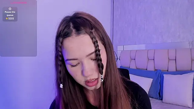 Snapshot of Roxie-Summers11 chatting on 02.05.25 Roxie-Summers11 online show from 02.05.25