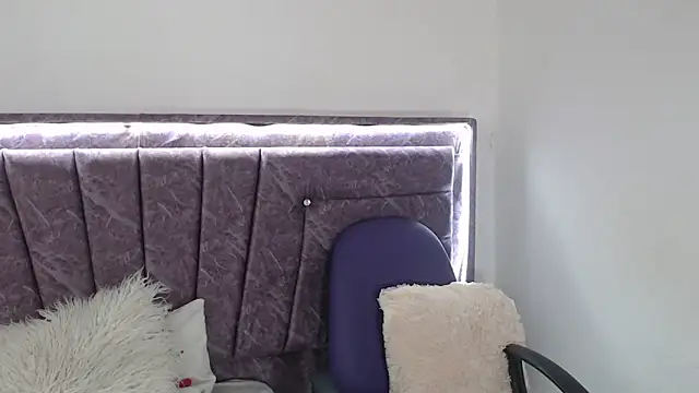 Penelope Fox14 online show from 09.17.25