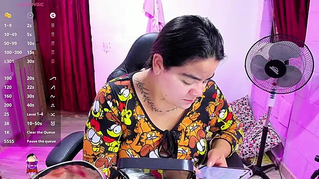 Snapshot of Sharon_hils chatting on 01.07.25 Sharon hils online show from 01.07.25