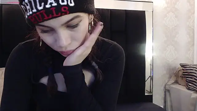  yuyi online show from 02.27.25