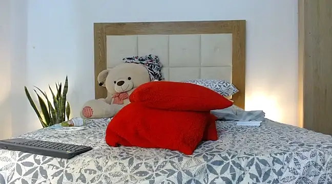 Snapshot of HELLEN_SWEET6 chatting on 02.15.25 HELLEN SWEET6 online show from 02.15.25