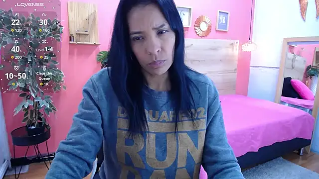 Snapshot of scarlet-foox chatting on 09.10.25 scarlet-foox online show from 09.10.25