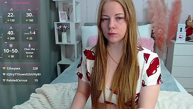 Snapshot of JennyyHot chatting on 01.31.25 JennyyHot online show from 01.31.25