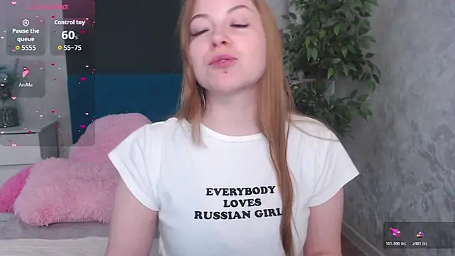 Snapshot of JennyyHot chatting on 12.05.25 JennyyHot online show from 12.05.25