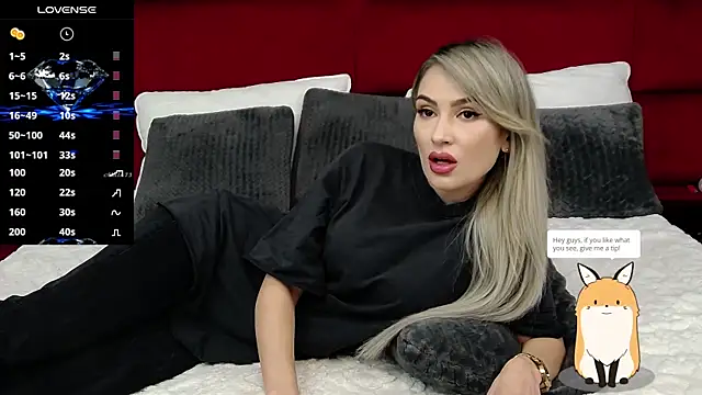 Snapshot of MinnieMe chatting on 09.26.25 MinnieMe online show from 09.26.25