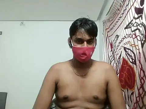 Snapshot of brownguy1234 chatting on 12.04.24 brownguy1234 online show from 12.04.24