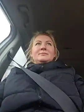 Snapshot of -Schweppes- chatting on 12.21.24 -Schweppes- online show from 12.21.24