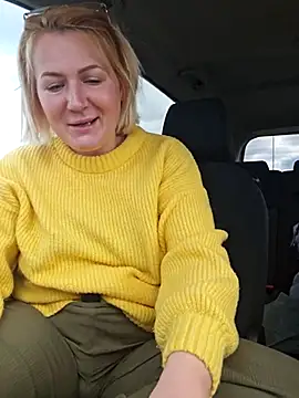 Snapshot of -Schweppes- chatting on 03.17.25 -Schweppes- online show from 03.17.25