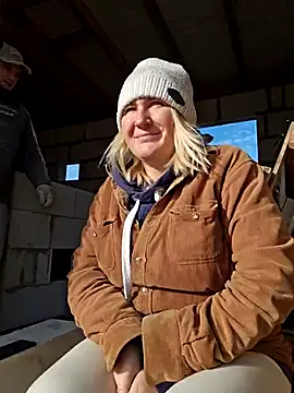 Snapshot of -Schweppes- chatting on 11.01.25 -Schweppes- online show from 11.01.25