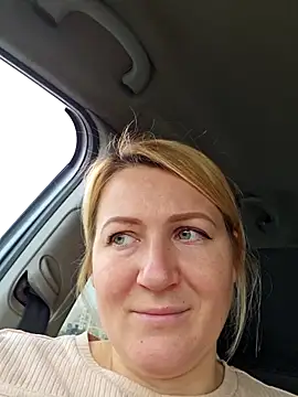 Snapshot of -Schweppes- chatting on 11.03.25 -Schweppes- online show from 11.03.25