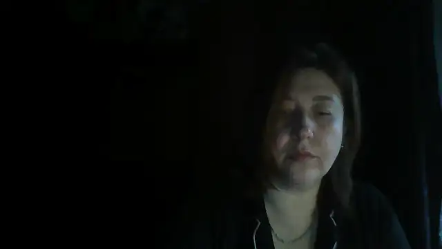 Snapshot of FiireTaliia chatting on 12.26.24 FiireTaliia online show from 12.26.24