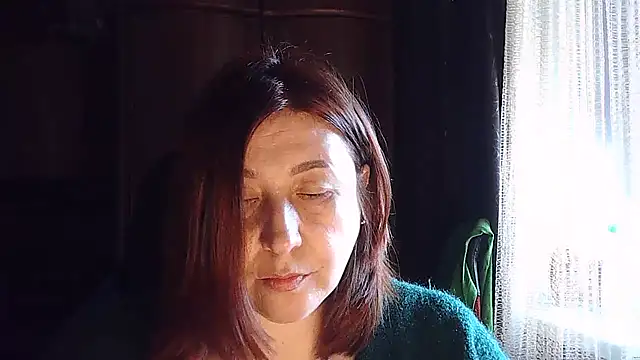 Snapshot of FiireTaliia chatting on 02.10.25 FiireTaliia online show from 02.10.25