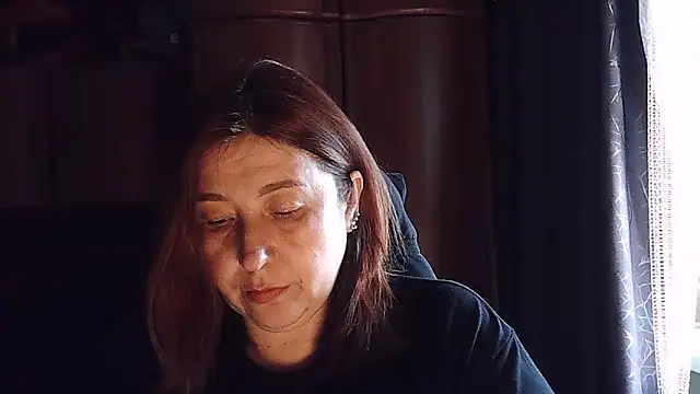 Snapshot of FiireTaliia chatting on 03.11.25 FiireTaliia online show from 03.11.25