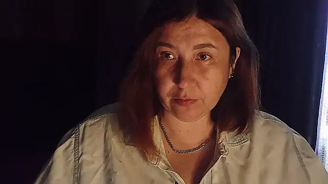 Snapshot of FiireTaliia chatting on 09.26.25 FiireTaliia online show from 09.26.25