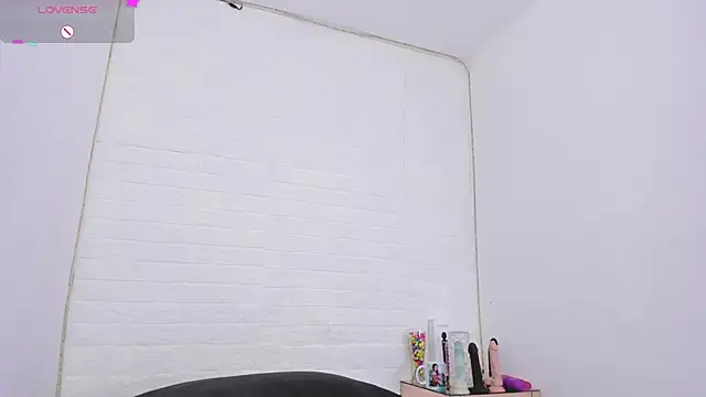 nathally roses online show from 02.20.25