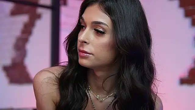 Snapshot of AngelinaCapri chatting on 12.29.24 AngelinaCapri online show from 12.29.24