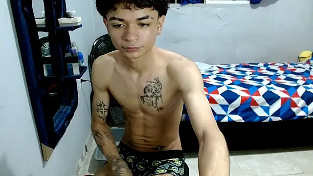 Snapshot of Lovebeng_ chatting on 02.11.25 Lovebeng online show from 02.11.25