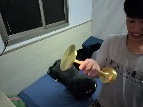 Snapshot of bbhiShark chatting on 09.26.25 bbhiShark online show from 09.26.25