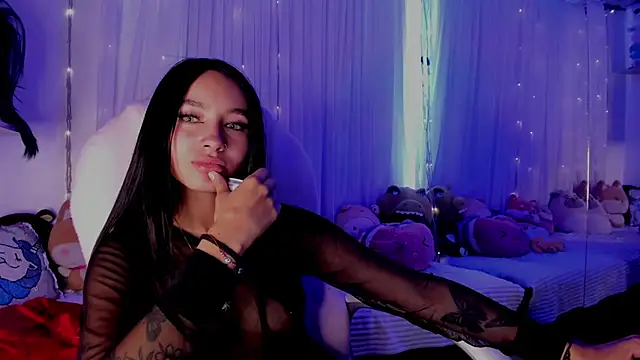 Snapshot of sophie_ws chatting on 12.24.24 sophie ws online show from 12.24.24