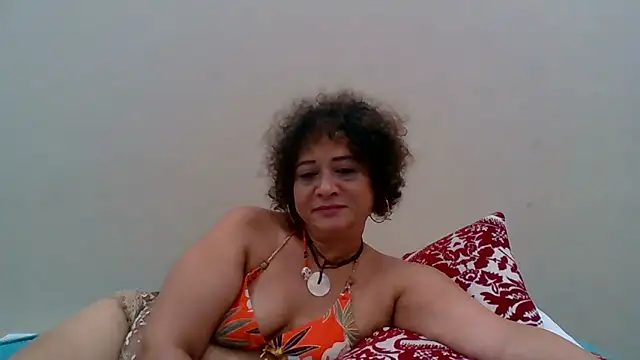 Snapshot of anneable chatting on 02.20.25 anneable online show from 02.20.25