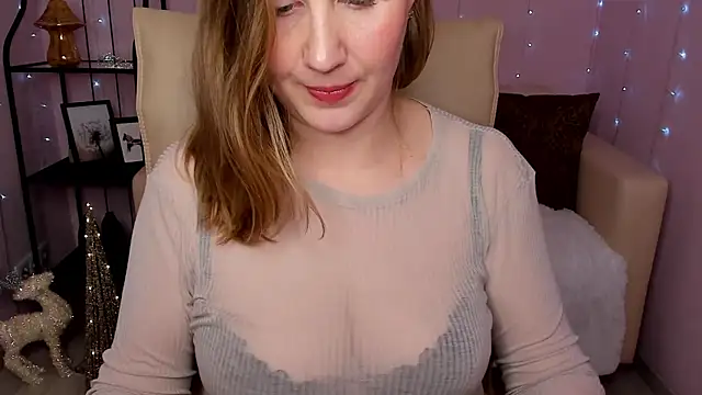Snapshot of Helens_love chatting on 12.10.24 Helens love online show from 12.10.24