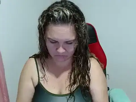 Snapshot of helenca43 chatting on 03.04.25 helenca43 online show from 03.04.25