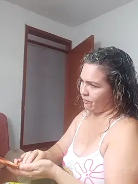 Snapshot of helenca43 chatting on 03.07.25 helenca43 online show from 03.07.25