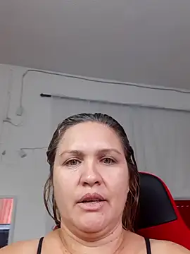 Snapshot of helenca43 chatting on 03.08.25 helenca43 online show from 03.08.25