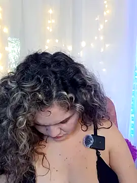 Snapshot of helenca43 chatting on 03.11.25 helenca43 online show from 03.11.25