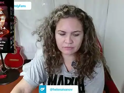 Snapshot of helenca43 chatting on 03.17.25 helenca43 online show from 03.17.25