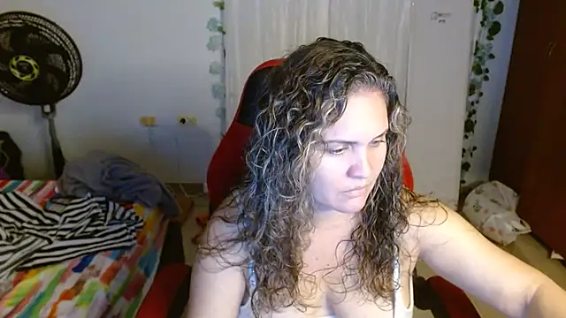 Snapshot of helenca43 chatting on 09.13.25 helenca43 online show from 09.13.25