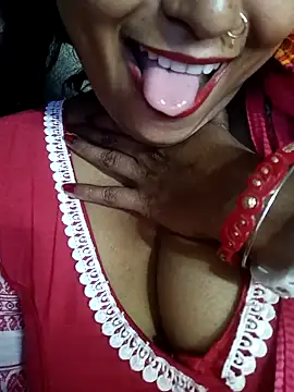 Snapshot of Wifesuman40 chatting on 12.12.24 Wifesuman40 online show from 12.12.24