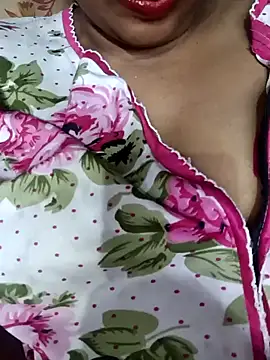 Snapshot of Wifesuman40 chatting on 12.13.24 Wifesuman40 online show from 12.13.24