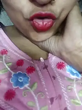 Snapshot of Wifesuman40 chatting on 12.20.24 Wifesuman40 online show from 12.20.24