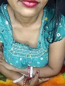 Snapshot of Wifesuman40 chatting on 12.31.24 Wifesuman40 online show from 12.31.24