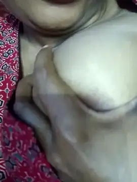 Snapshot of Wifesuman40 chatting on 03.08.25 Wifesuman40 online show from 03.08.25