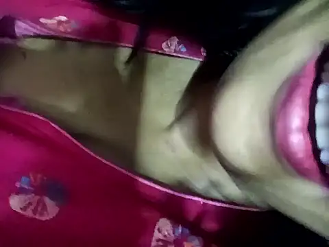 Snapshot of Wifesuman40 chatting on 03.08.25 Wifesuman40 online show from 03.08.25