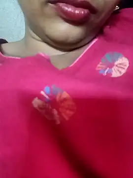 Snapshot of Wifesuman40 chatting on 03.08.25 Wifesuman40 online show from 03.08.25