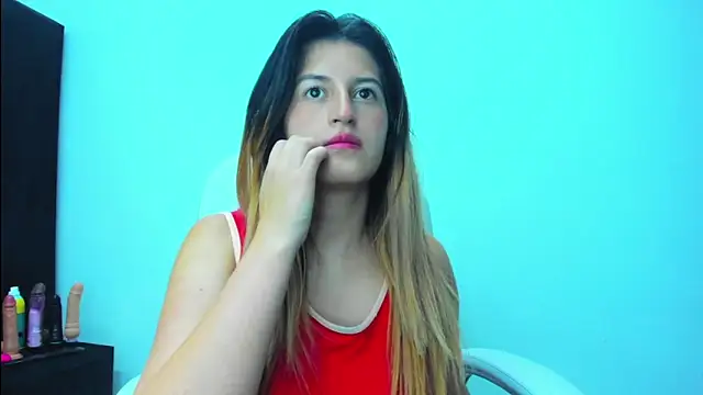 GiaRoussel online show from 03.20.25