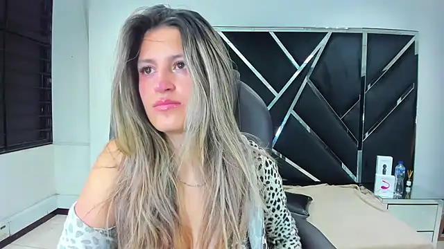 GiaRoussel online show from 09.28.25