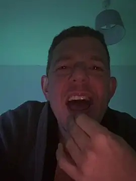 Snapshot of mrwright878787 chatting on 03.10.25 mrwright878787 online show from 03.10.25