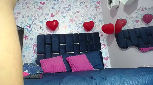 KOURTNEY-- online show from 02.22.25